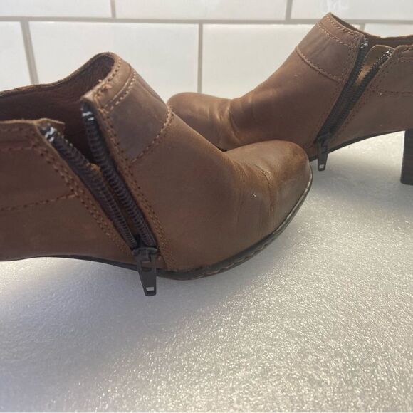 LADIES Born Soft Brown Leather Booties 🥾Size 6 - Picture 6 of 7